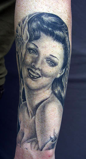 Mike DeVries - Vargas Pin-up Tattoo